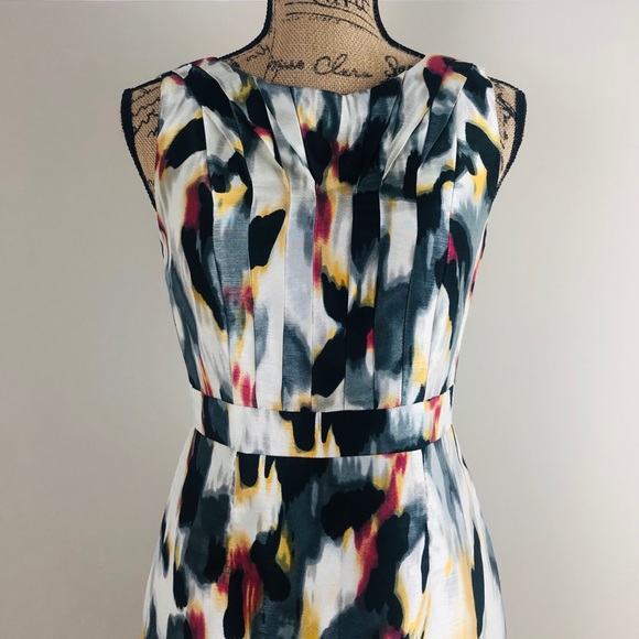 Colorful abstract dress - Picture 2 of 8
